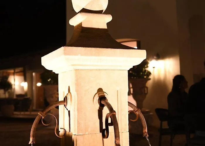 בית הארחה Rotisserie 4*